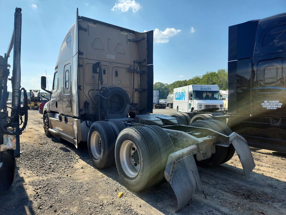 2018 Freightliner Cascadia 126 მანქანა იყიდება აუქციონზე, vin: 3AKJHHDR2JSJJ0386, აუქციონის ნომერი: 67384836