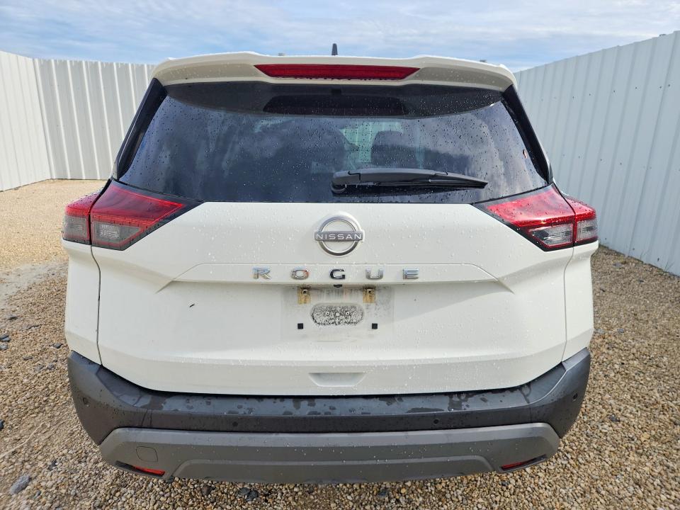 67645686 :رقم المزاد ، 5N1BT3AA4NC702512 vin ، 2022 Nissan Rogue مزاد بيع