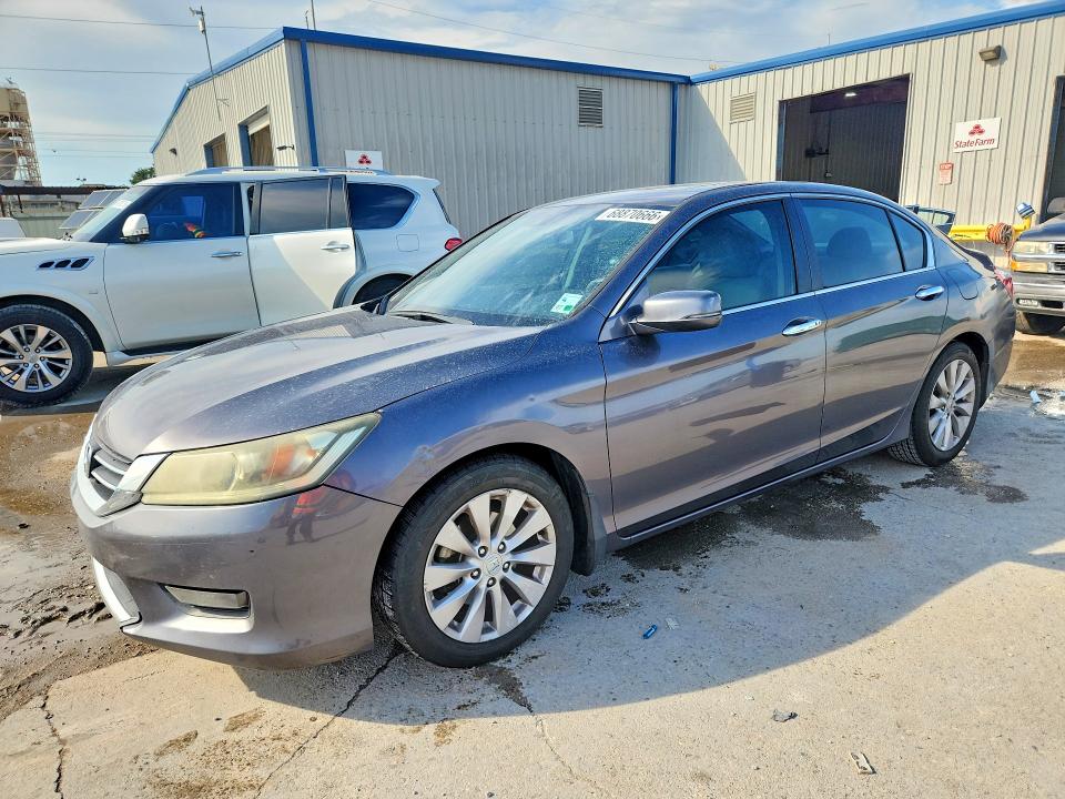 68870666 :رقم المزاد ، 1HGCR2F88FA071026 vin ، 2015 Honda Accord مزاد بيع