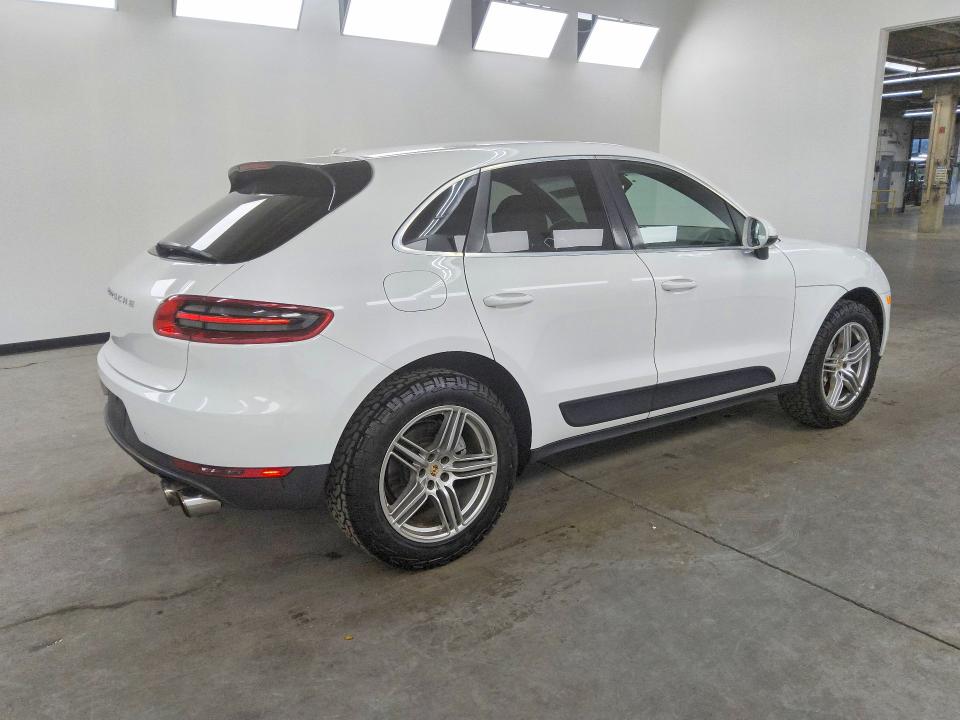 Продажа на аукционе авто 2015 Porsche Macan, vin: WP1AB2A56FLB50916, номер лота: 71106376