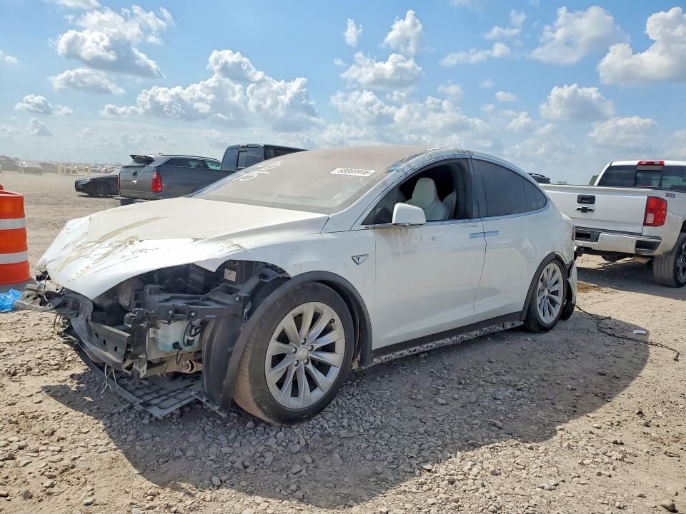 2016 Tesla Model X მანქანა იყიდება აუქციონზე, vin: 5YJXCBE49GF016562, აუქციონის ნომერი: 68869946