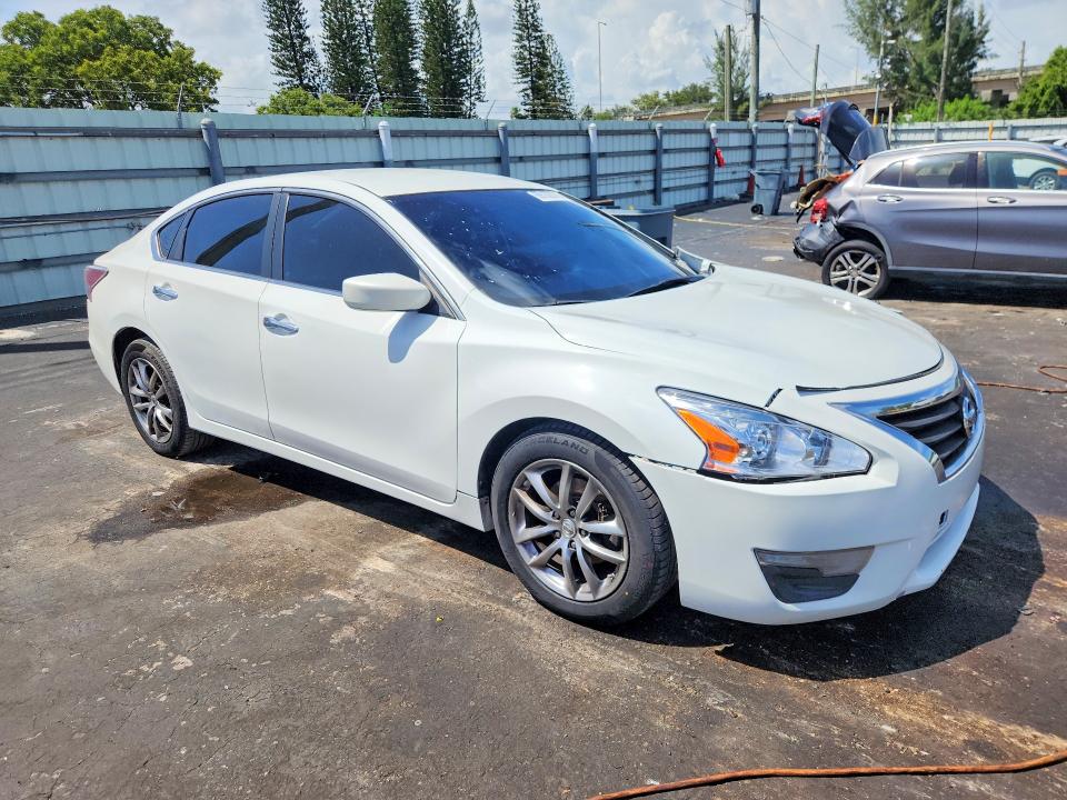 2015 Nissan Altima მანქანა იყიდება აუქციონზე, vin: 1N4AL3AP5FC459711, აუქციონის ნომერი: 69162676