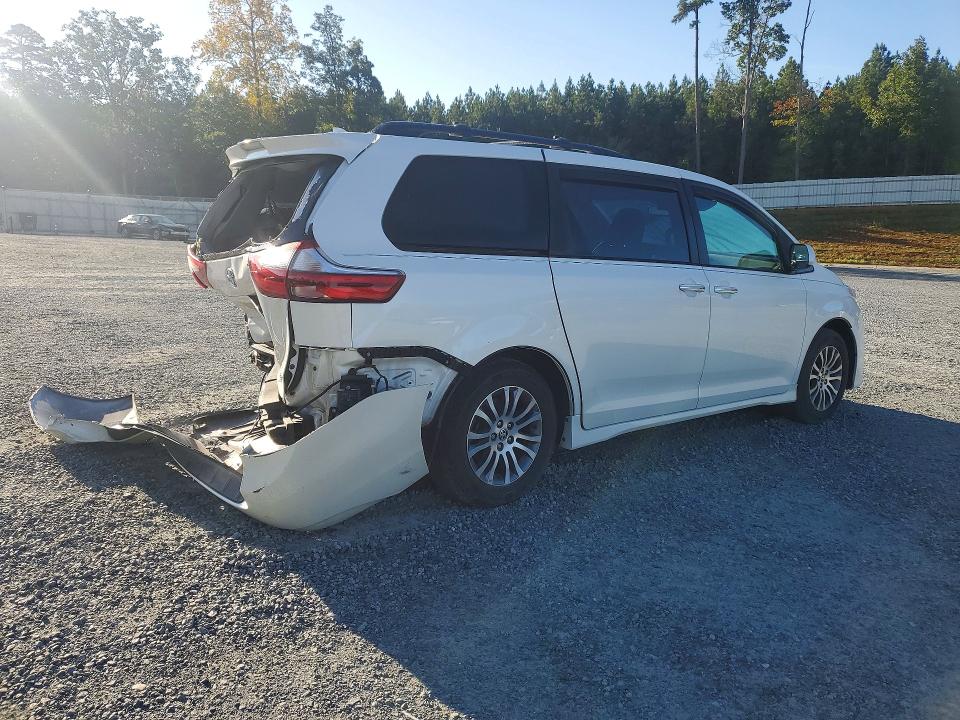2020 Toyota Sienna მანქანა იყიდება აუქციონზე, vin: 5TDYZ3DC0LS061218, აუქციონის ნომერი: 67979896