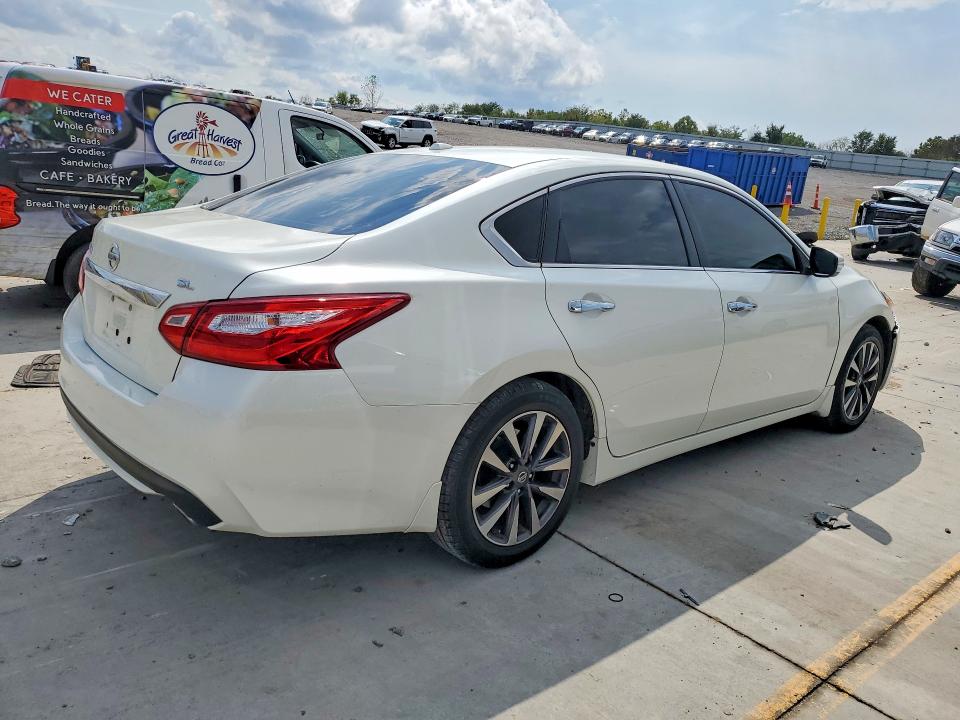 Продажа на аукционе авто 2017 Nissan Altima, vin: 1N4AL3APXHC477916, номер лота: 68430346