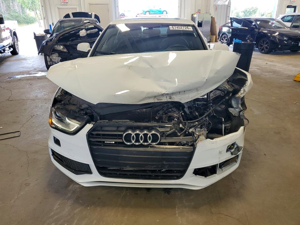 67452726 :رقم المزاد ، WAUHFAFL0FN000405 vin ، 2015 Audi A4 مزاد بيع