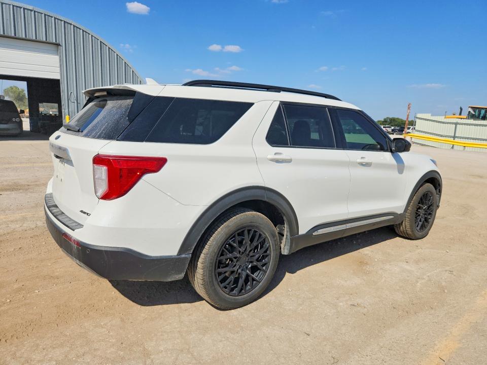 Продажа на аукционе авто 2022 Ford Explorer, vin: 1FMSK8DH3NGB15901, номер лота: 65636386
