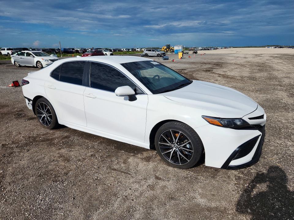 Продаж на аукціоні авто 2022 Toyota Camry, vin: 4T1G11AK7NU073573, номер лоту: 66554526