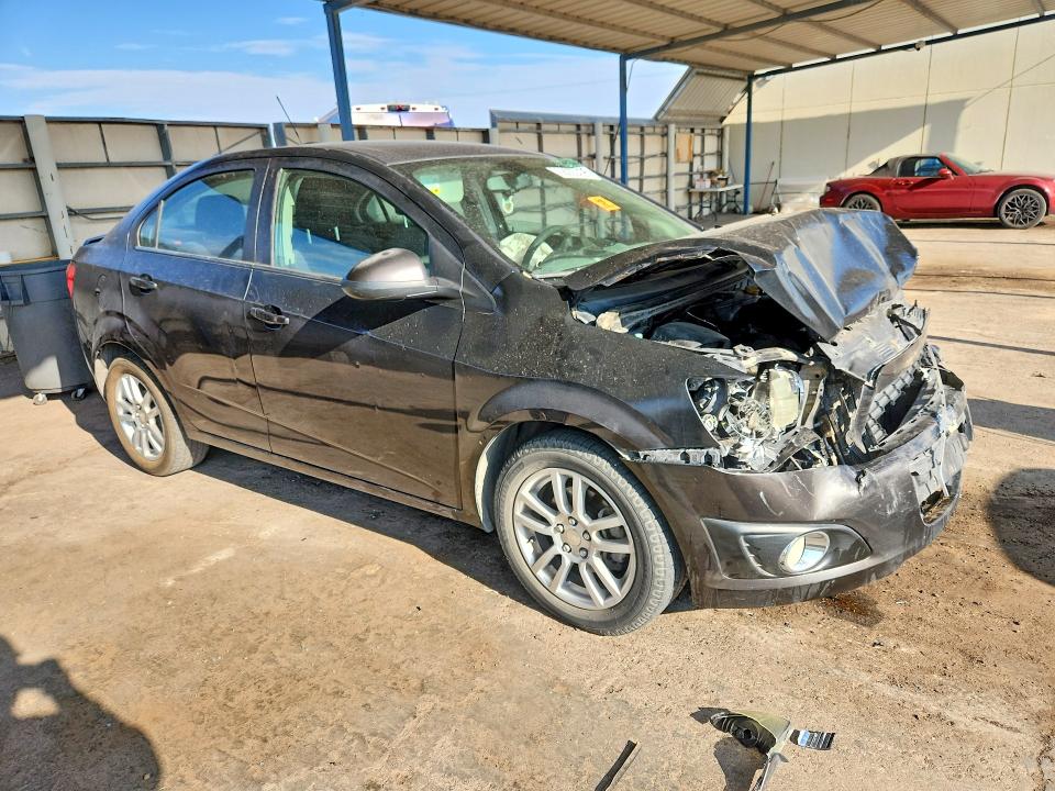 68293426 :رقم المزاد ، 1G1JC5SH9F4136052 vin ، 2015 Chevrolet Sonic مزاد بيع