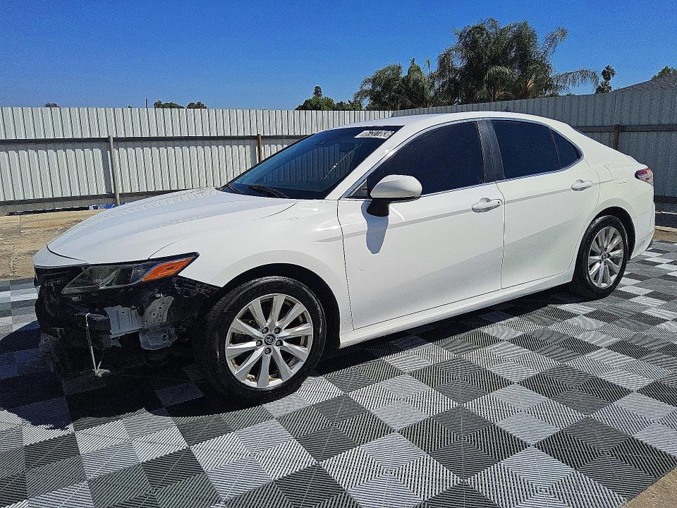 2019 Toyota Camry მანქანა იყიდება აუქციონზე, vin: 4T1B11HK3KU263107, აუქციონის ნომერი: 67377836