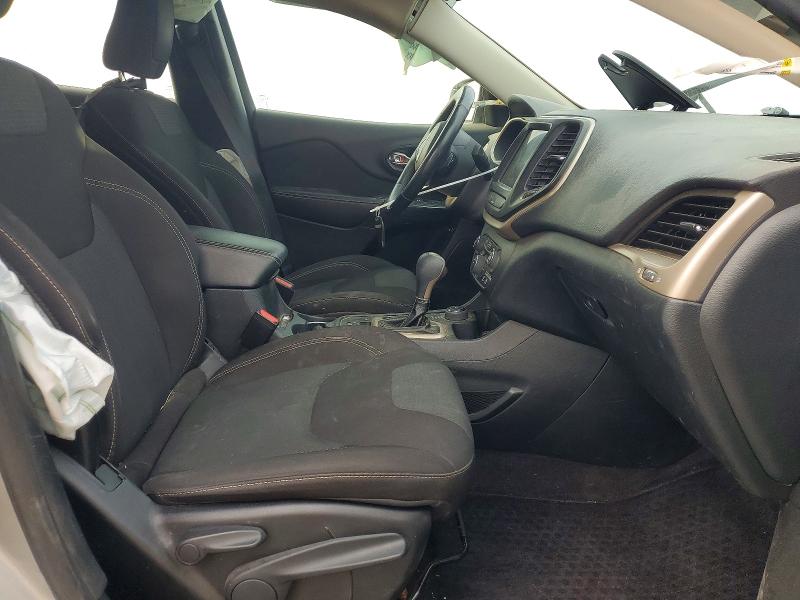 67410086 :رقم المزاد ، 1C4PJMCS7GW228813 vin ، 2016 Jeep Cherokee مزاد بيع