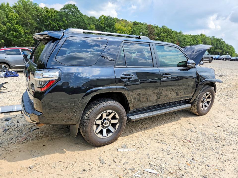 67120456 :رقم المزاد ، JTERU5JR3N6030275 vin ، 2022 Toyota 4runner مزاد بيع
