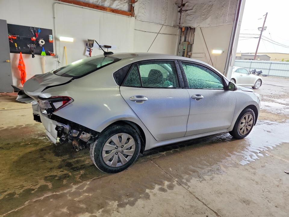 2018 Kia Rio მანქანა იყიდება აუქციონზე, vin: 3KPA24AB0JE068247, აუქციონის ნომერი: 65793406