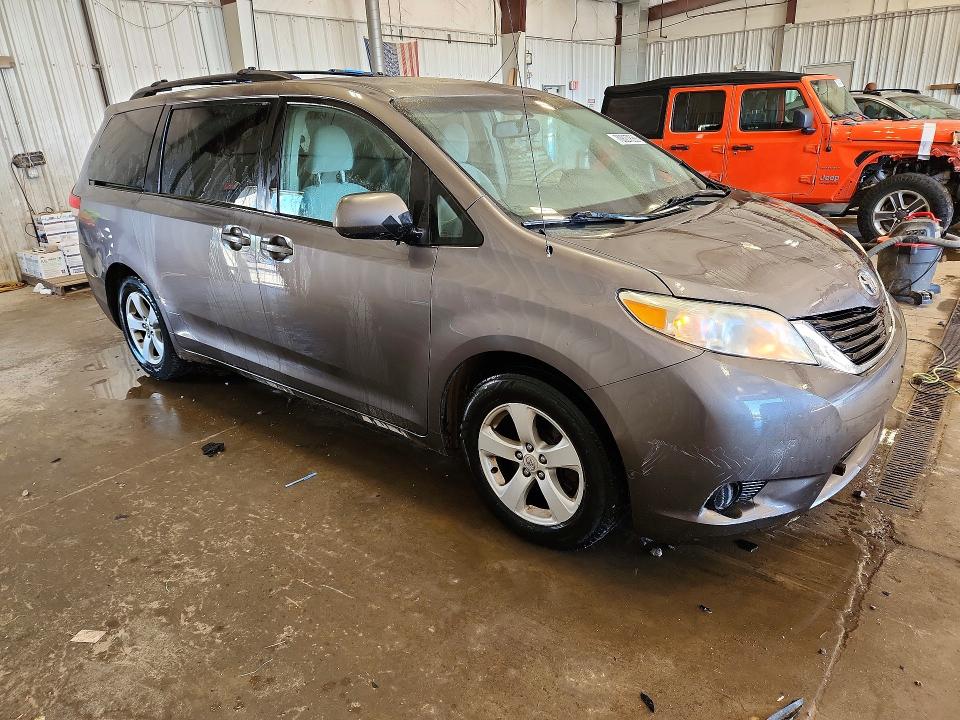 Продажа на аукционе авто 2011 Toyota Sienna, vin: 5TDKK3DC0BS036926, номер лота: 70827886