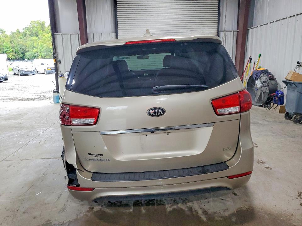 69736426 :رقم المزاد ، KNDMB5C16H6225447 vin ، 2017 Kia Sedona مزاد بيع