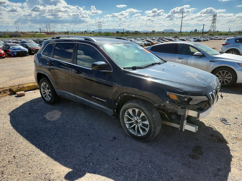 69016236 :رقم المزاد ، 1C4PJLLB4KD370745 vin ، 2019 Jeep Cherokee مزاد بيع