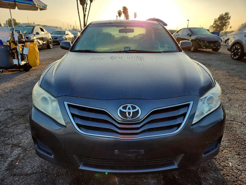 69822756 :رقم المزاد ، 4T1BF3EK2BU164960 vin ، 2011 Toyota Camry مزاد بيع