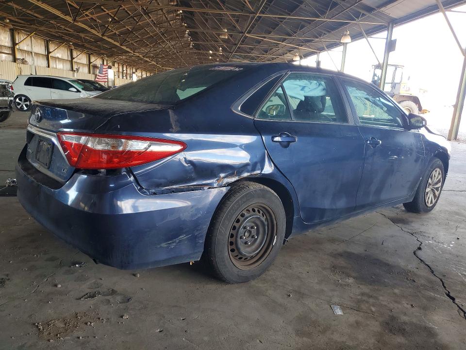 71054336 :رقم المزاد ، 4T1BF1FK0FU929799 vin ، 2015 Toyota Camry مزاد بيع