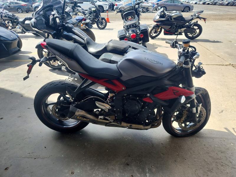 68394826 :رقم المزاد ، SMTL03NEXHT783469 vin ، 2017 Triumph Motorcycle Street Triple مزاد بيع