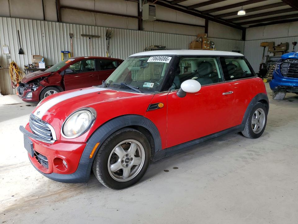 70606086 :رقم المزاد ، WMWSU3C51BT182019 vin ، 2011 Mini Cooper مزاد بيع