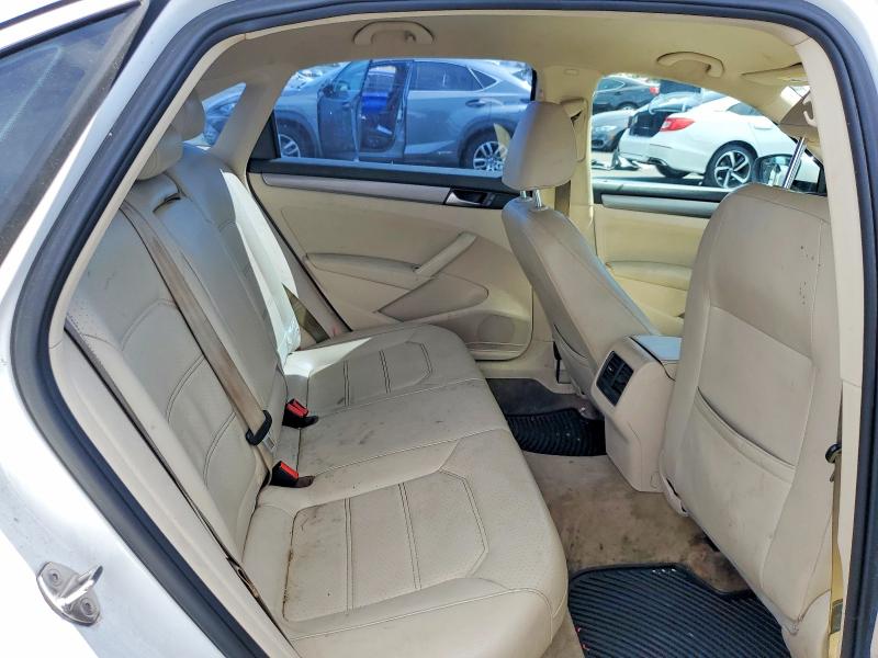 70543646 :رقم المزاد ، 1VWBT7A35FC063603 vin ، 2015 Volkswagen Passat مزاد بيع