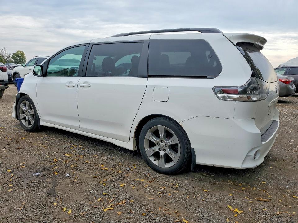 70610406 :رقم المزاد ، 5TDXK3DC3CS243740 vin ، 2012 Toyota Sienna مزاد بيع