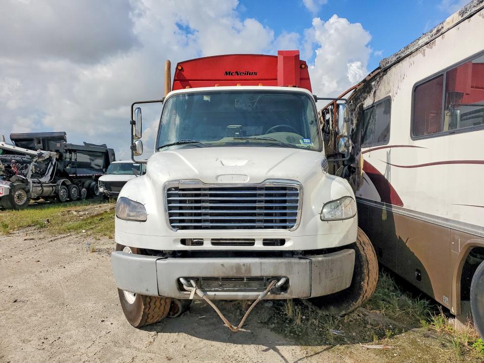 Продаж на аукціоні авто 2010 Freightliner M2, vin: 1FVHCYBS1ADAT6921, номер лоту: 65042996