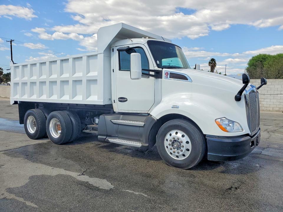 2017 Kenworth T680 მანქანა იყიდება აუქციონზე, vin: 1XKYA48X2HJ160397, აუქციონის ნომერი: 71040416