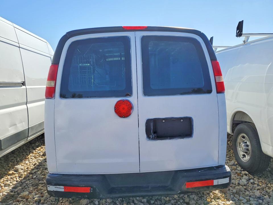 68573896 :رقم المزاد ، 1GCSGAFX5E1168894 vin ، 2014 Chevrolet Express G1500 مزاد بيع
