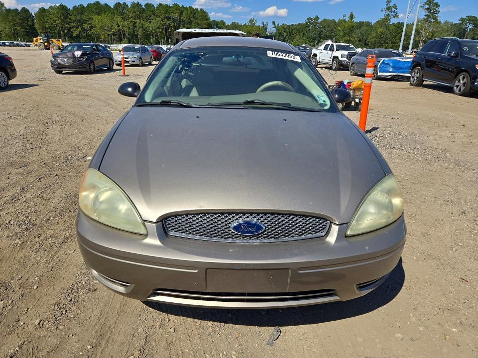 2004 Ford Taurus მანქანა იყიდება აუქციონზე, vin: 1FAFP55274A173551, აუქციონის ნომერი: 70643066