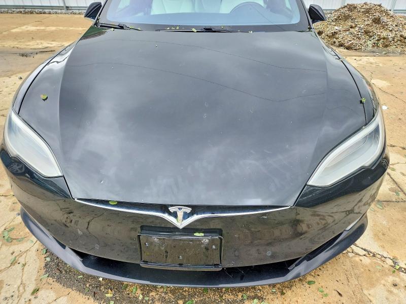 70657946 :رقم المزاد ، 5YJSA1E28LF359785 vin ، 2020 Tesla Model S مزاد بيع