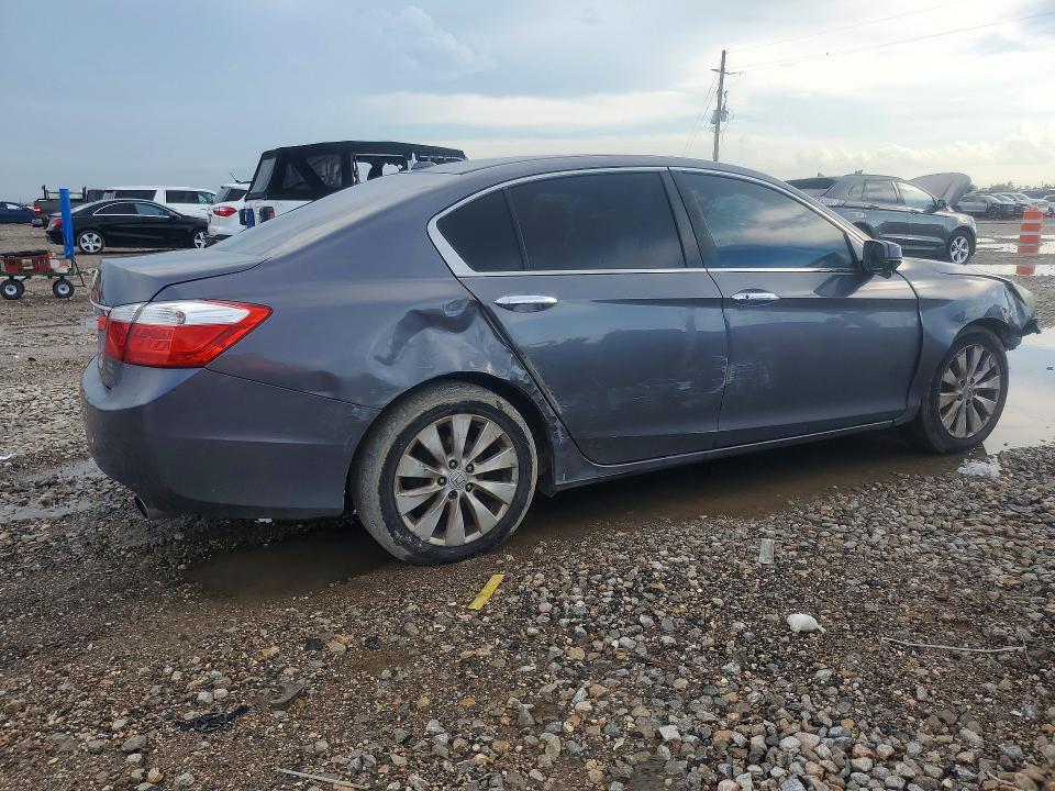 2015 Honda Accord მანქანა იყიდება აუქციონზე, vin: 1HGCR2F82FA126523, აუქციონის ნომერი: 68163056