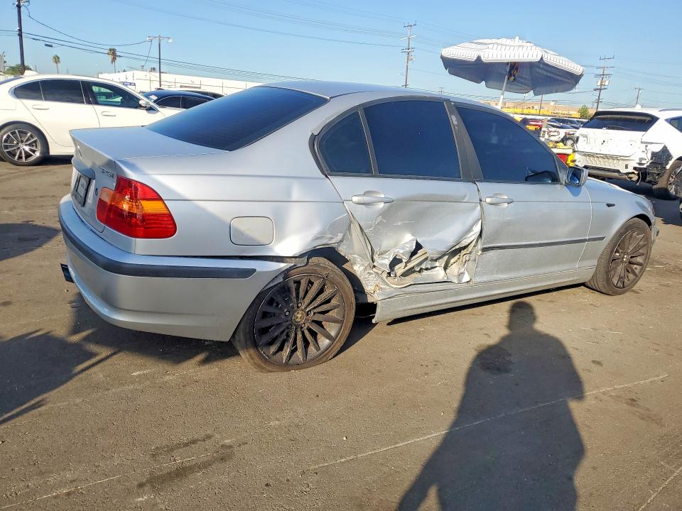 68411416 :رقم المزاد ، WBAET37412NG81606 vin ، 2002 Bmw 325 مزاد بيع