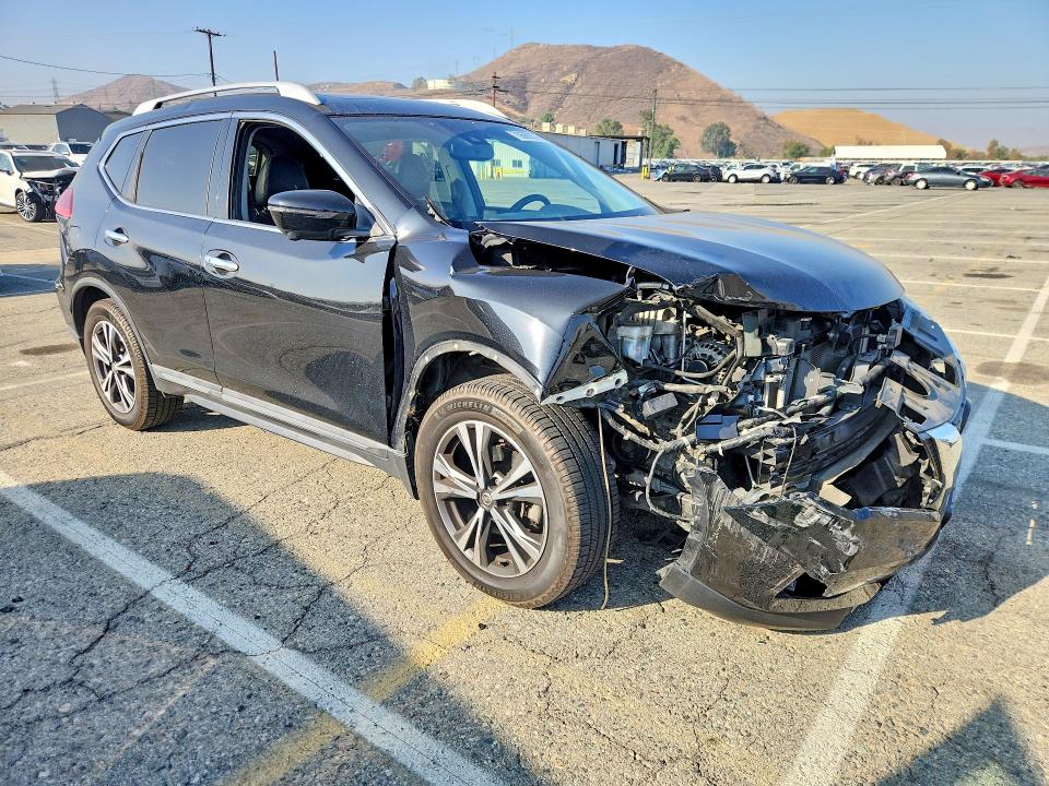 Продажа на аукционе авто 2018 Nissan Rogue, vin: 5N1AT2MTXJC804586, номер лота: 70689276