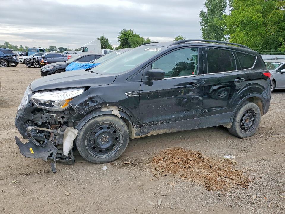 2018 Ford Escape მანქანა იყიდება აუქციონზე, vin: 1FMCU0HD5JUD45331, აუქციონის ნომერი: 68926056