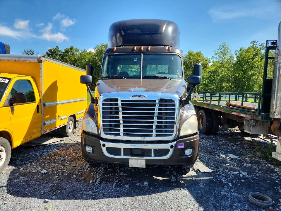 Продажа на аукционе авто 2017 Freightliner Cascadia 113, vin: 1FUBGBDV0HLHH2540, номер лота: 66354046
