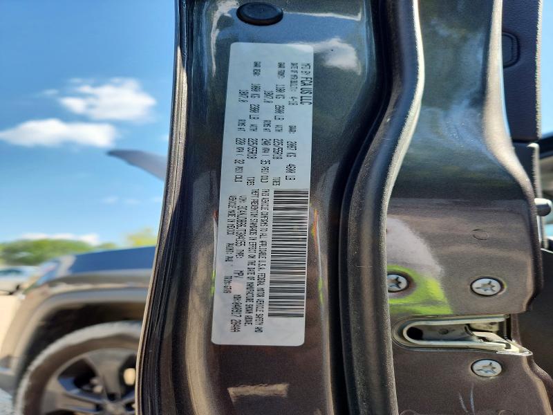 67845606 :رقم المزاد ، 3C4NJDBB6JT304155 vin ، 2018 Jeep Compass مزاد بيع
