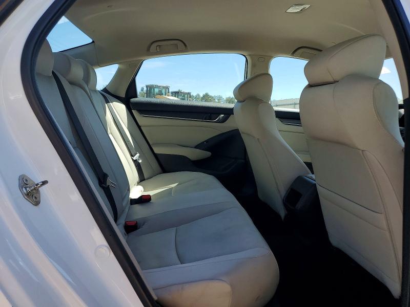 2018 Honda Accord მანქანა იყიდება აუქციონზე, vin: 1HGCV1F10JA111102, აუქციონის ნომერი: 70100856