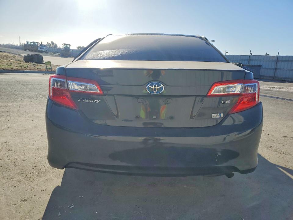 69061826 :رقم المزاد ، 4T1BD1FK9DU064253 vin ، 2013 Toyota Camry Hybrid مزاد بيع