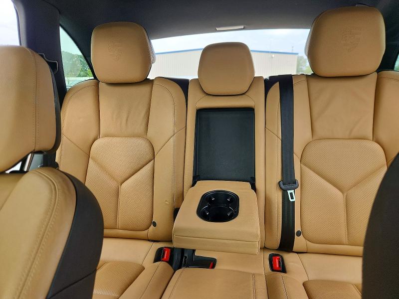 68816686 :رقم المزاد ، WP1AA2A29ELA93828 vin ، 2014 Porsche Cayenne مزاد بيع