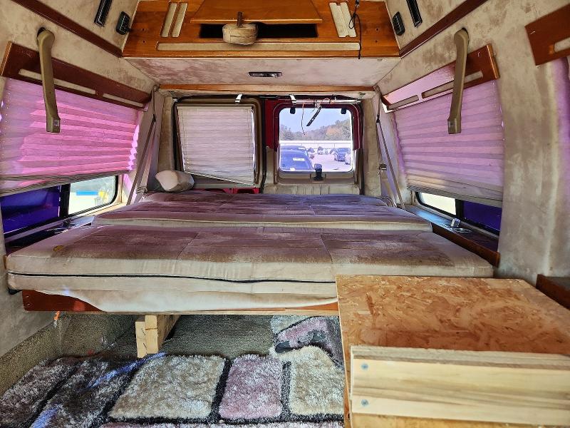 70917026 :رقم المزاد ، 1FDEE14N2RHA66871 vin ، 1994 Ford Econoline مزاد بيع