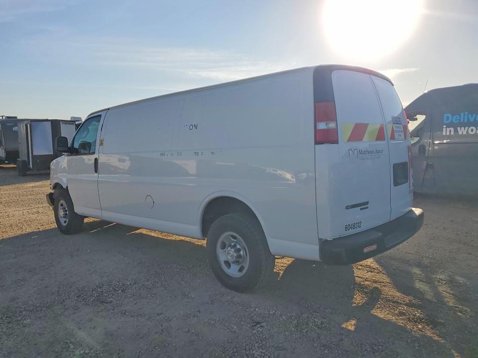 69816846 :رقم المزاد ، 1GCWGBFF7G1288312 vin ، 2016 Chevrolet Express مزاد بيع