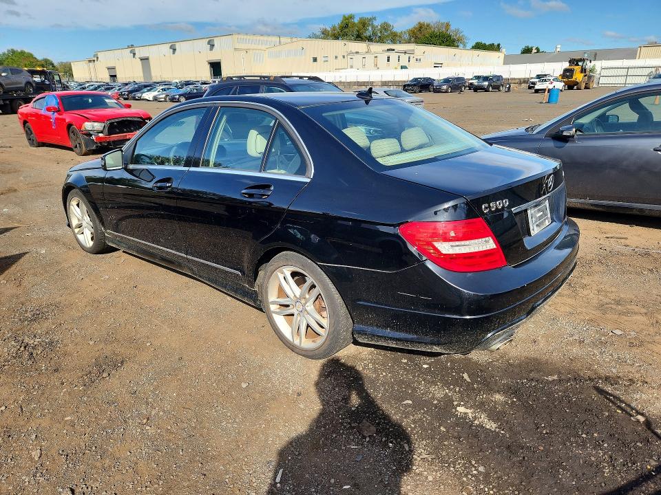 69907846 :رقم المزاد ، WDDGF8AB6DG127821 vin ، 2013 Mercedes-benz C مزاد بيع