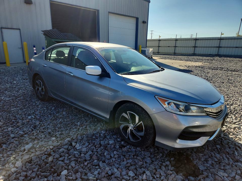 2017 Honda Accord მანქანა იყიდება აუქციონზე, vin: 1HGCR2F36HA180883, აუქციონის ნომერი: 69923916