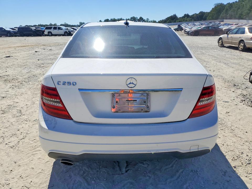 Продажа на аукционе авто 2013 Mercedes-benz C, vin: WDDGF4HB5DG090999, номер лота: 70821316