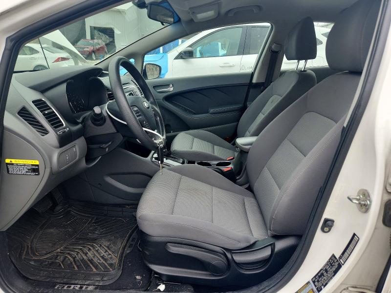68060196 :رقم المزاد ، 3KPFK4A72JE195163 vin ، 2018 Kia Forte مزاد بيع