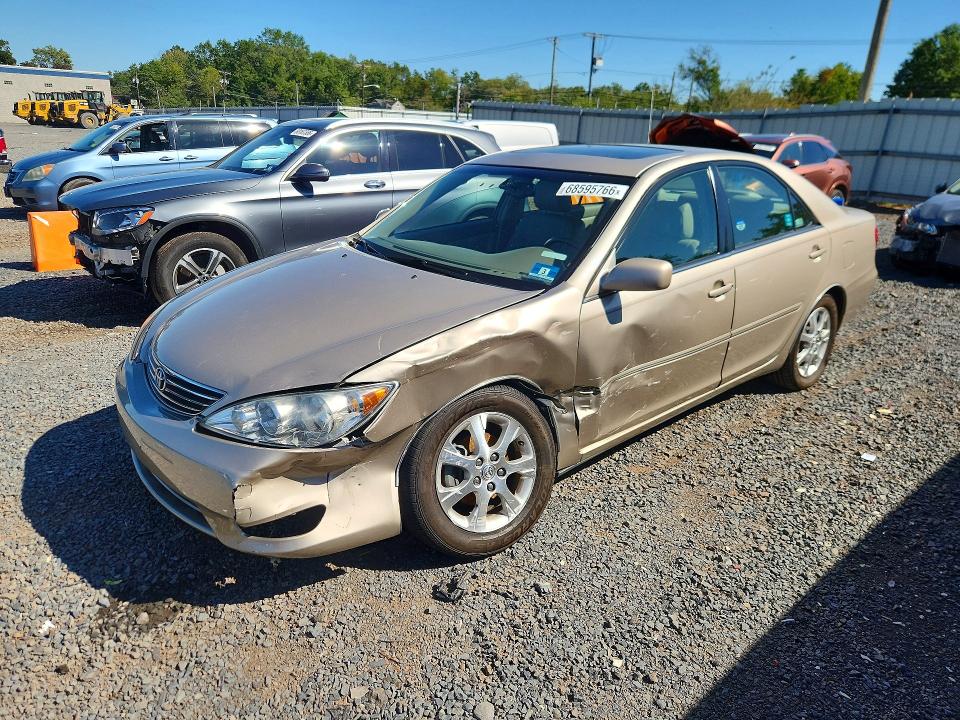 2005 Toyota Camry მანქანა იყიდება აუქციონზე, vin: 4T1BE30K15U558335, აუქციონის ნომერი: 68595766