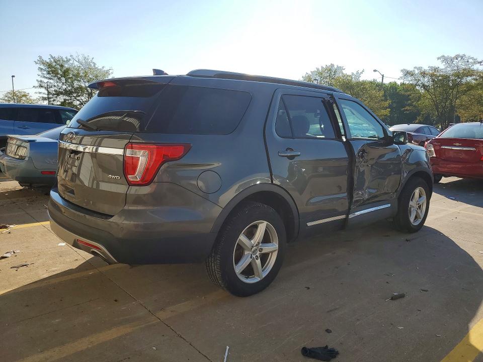67081196 :رقم المزاد ، 1FM5K8D81HGD97814 vin ، 2017 Ford Explorer مزاد بيع