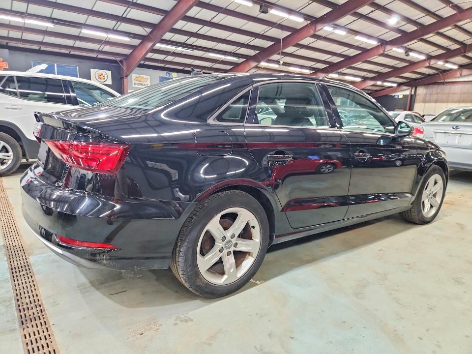 67505116 :رقم المزاد ، WAUAUGFF8J1040512 vin ، 2018 Audi A3 مزاد بيع