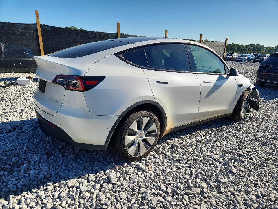 67876816 :رقم المزاد ، 5YJYGDEE7MF106267 vin ، 2021 Tesla Model Y مزاد بيع