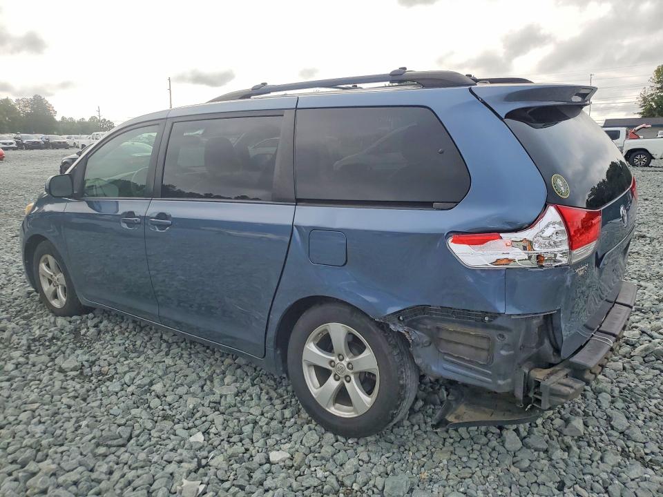 Продажа на аукционе авто 2014 Toyota Sienna, vin: 5TDKK3DC6ES511564, номер лота: 69784236